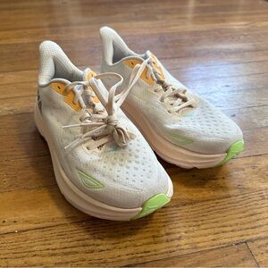 Hoka Clifton 9 - Women's 9